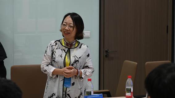 8289d67f0a6e41123cb20fb396bdf25